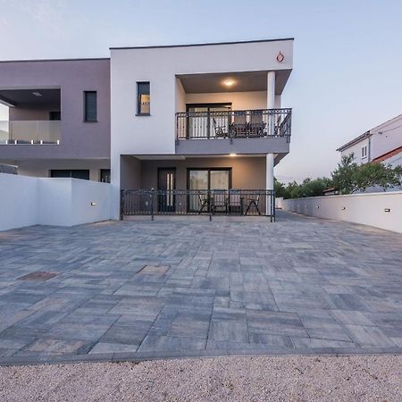 Apartment Spanic 1 Vir Bagian luar foto