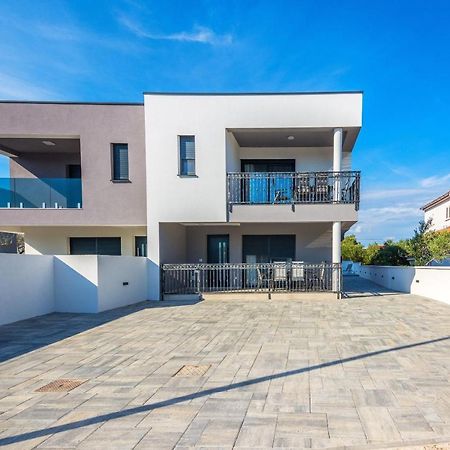 Apartment Spanic 1 Vir Bagian luar foto