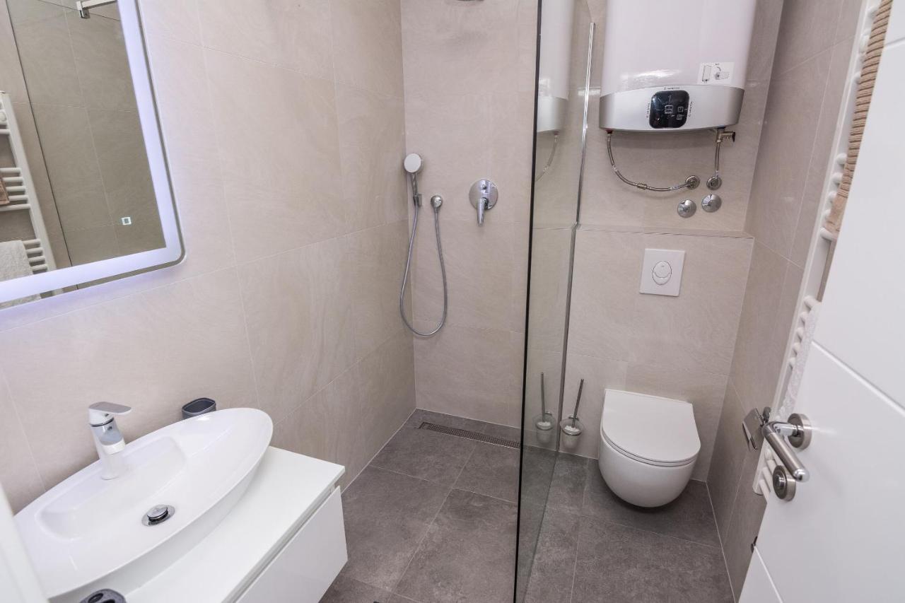 Apartment Spanic 1 Vir Bagian luar foto