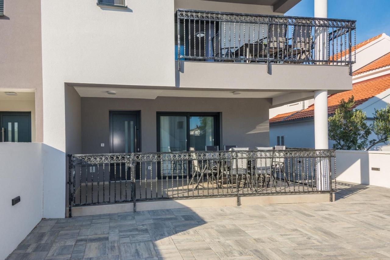 Apartment Spanic 1 Vir Bagian luar foto