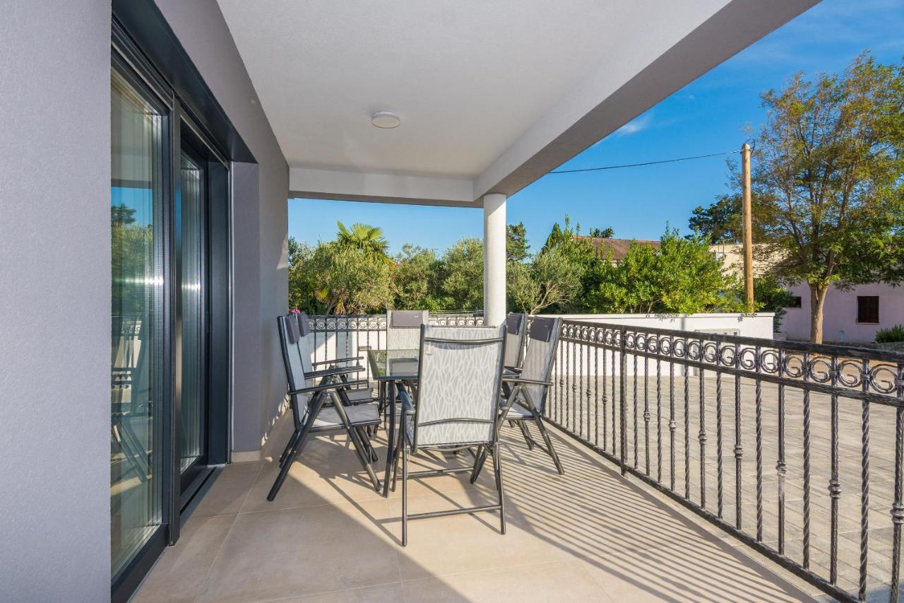 Apartment Spanic 1 Vir Bagian luar foto