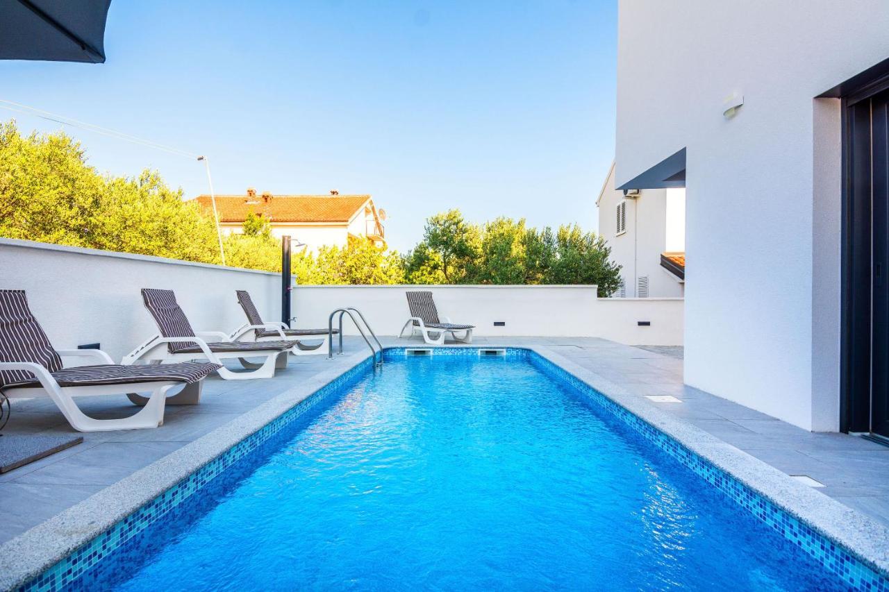 Apartment Spanic 1 Vir Bagian luar foto