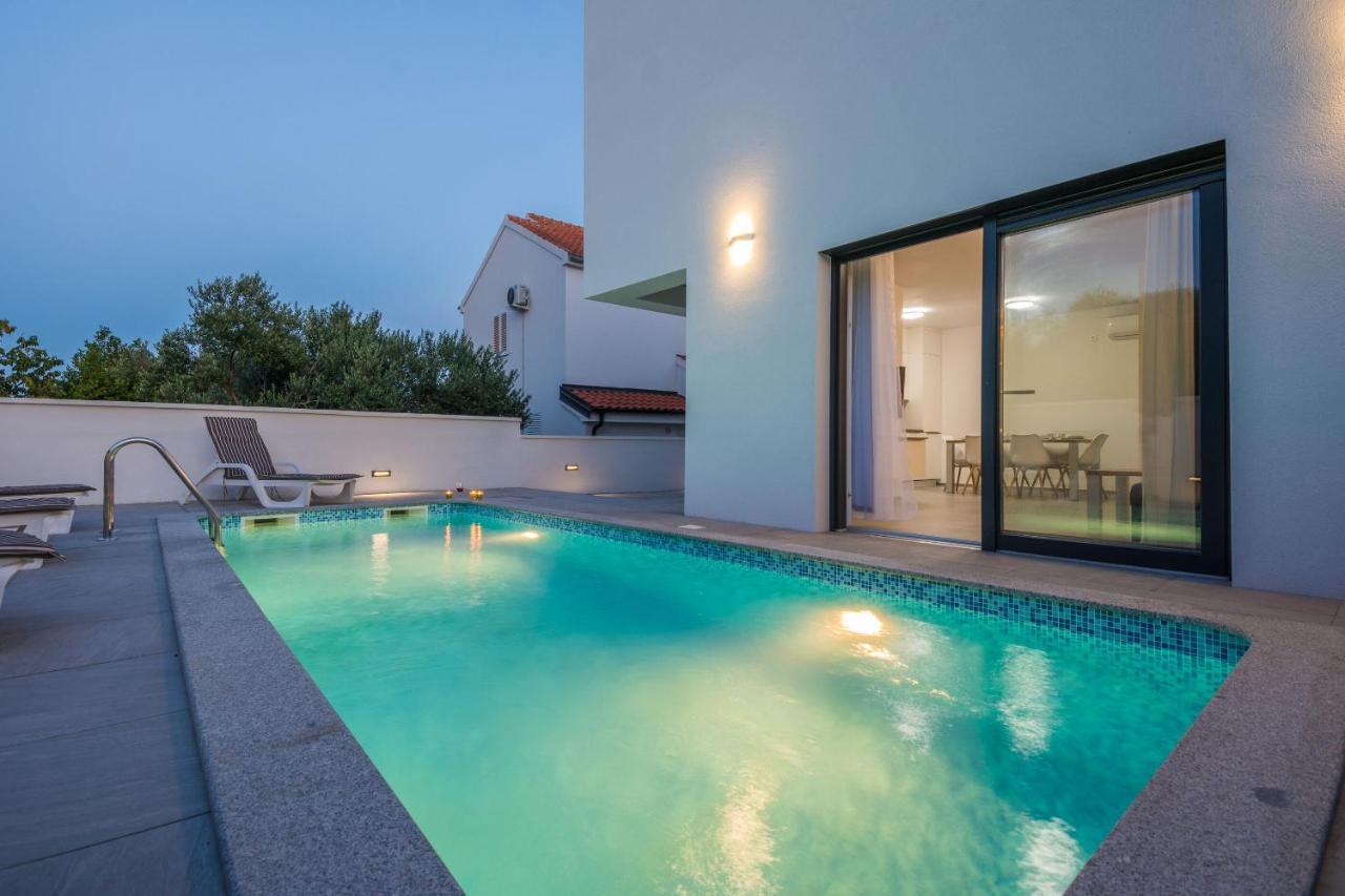 Apartment Spanic 1 Vir Bagian luar foto