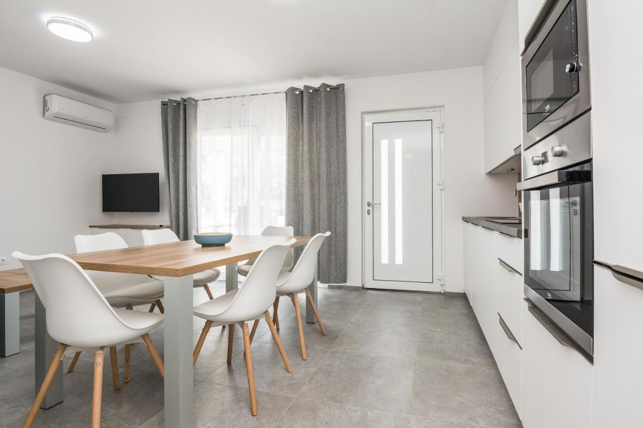 Apartment Spanic 1 Vir Bagian luar foto