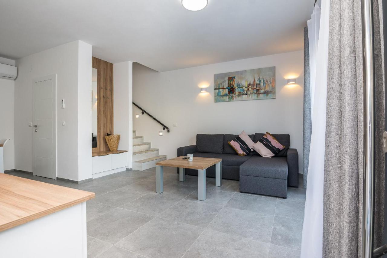 Apartment Spanic 1 Vir Bagian luar foto