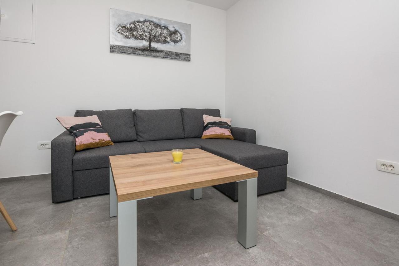 Apartment Spanic 1 Vir Bagian luar foto