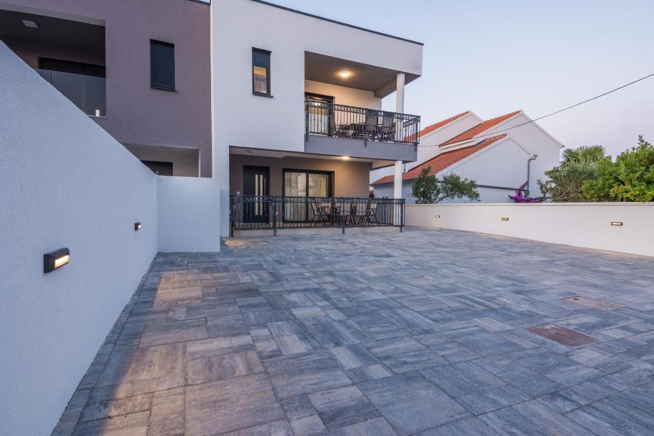 Apartment Spanic 1 Vir Bagian luar foto