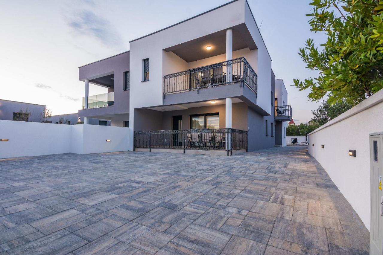 Apartment Spanic 1 Vir Bagian luar foto